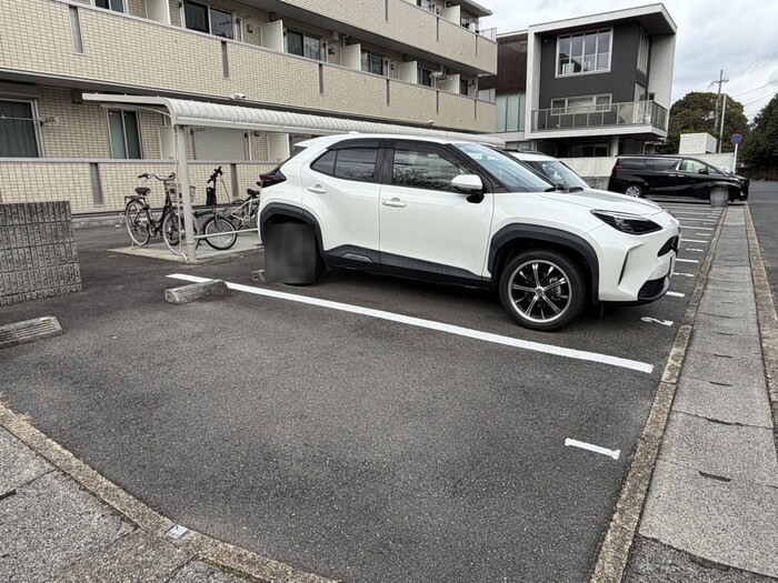 20/20 駐車場
