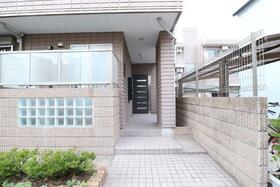 17/23 エントランス