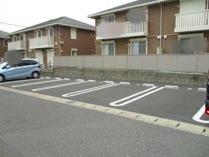 3/3 駐車場