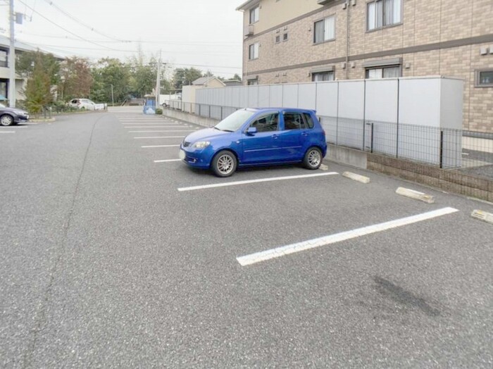 20/28 駐車場