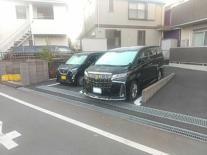 20/20 駐車場