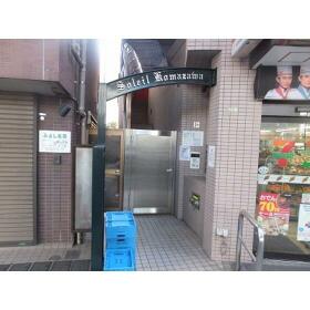 16/30 エントランス