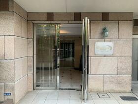 16/16 エントランス