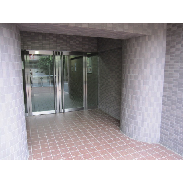 15/19 エントランス