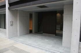 16/16 エントランス