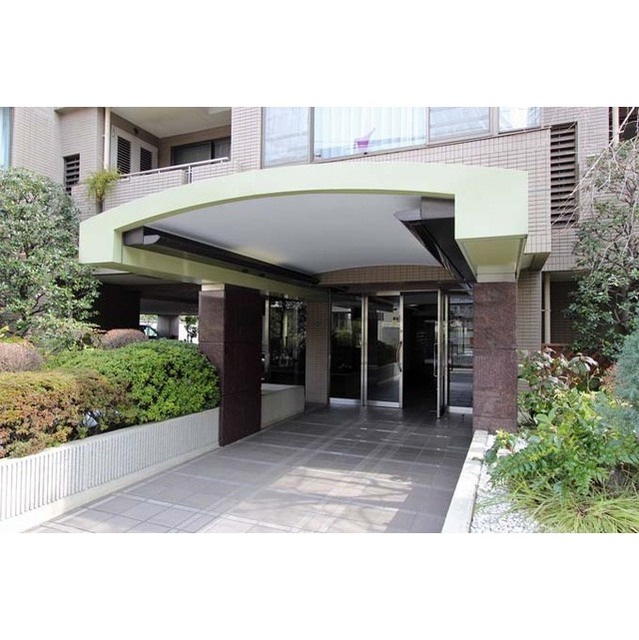 14/19 エントランス