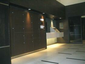 16/18 エントランス