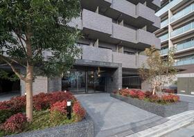 16/16 エントランス