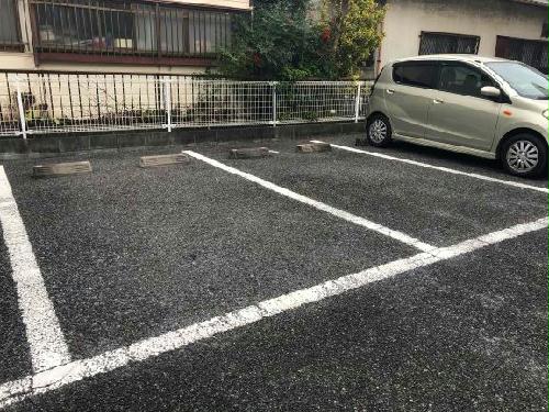 14/14 駐車場