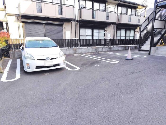 20/28 駐車場