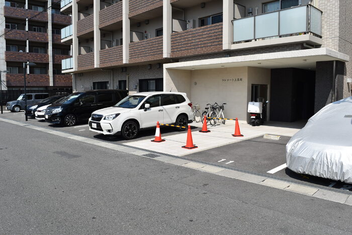 16/20 駐車場