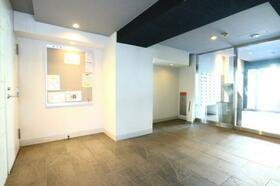 16/16 エントランス