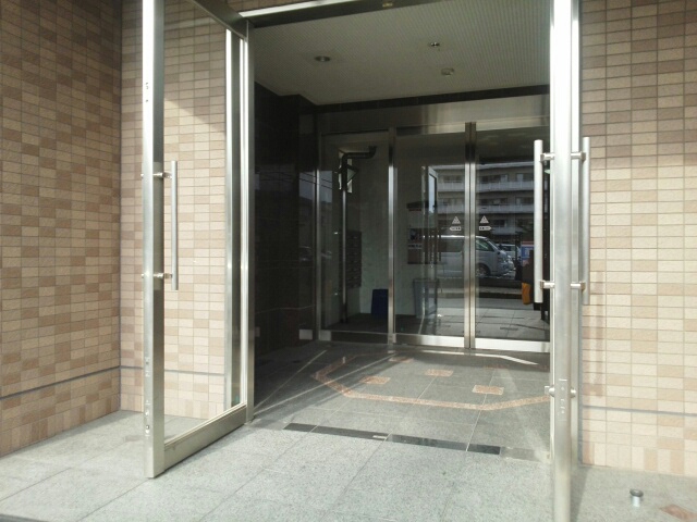 14/16 エントランス