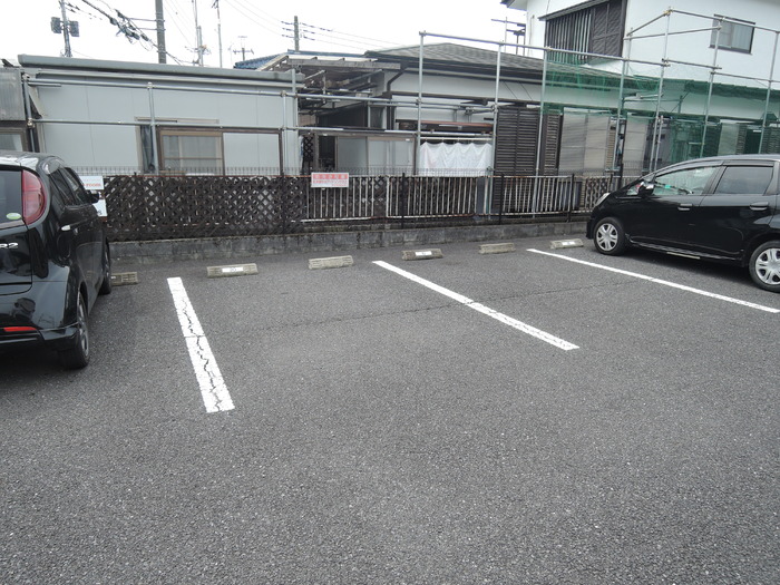 19/28 駐車場