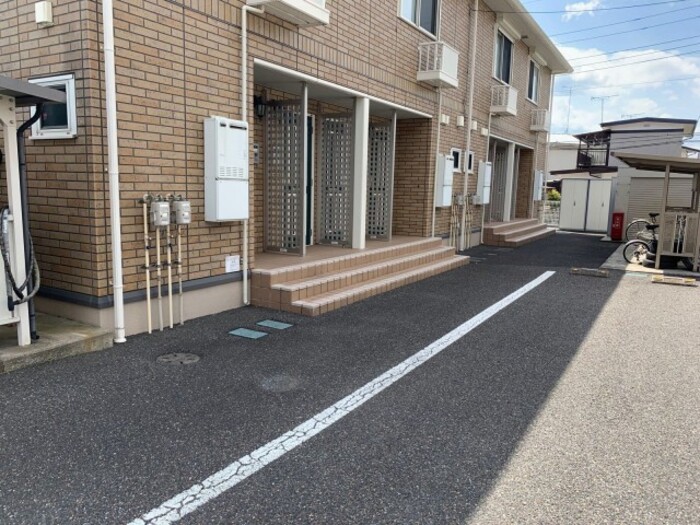 16/25 エントランス