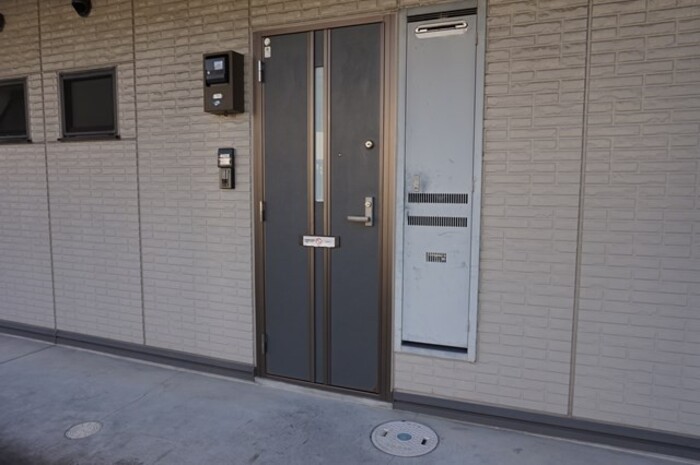 16/20 エントランス