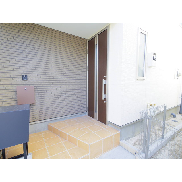 21/22 エントランス