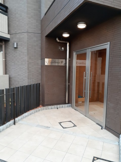 14/20 エントランス