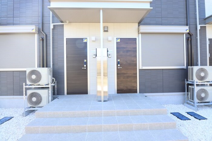 18/20 エントランス