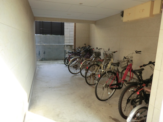 22/30 エントランス