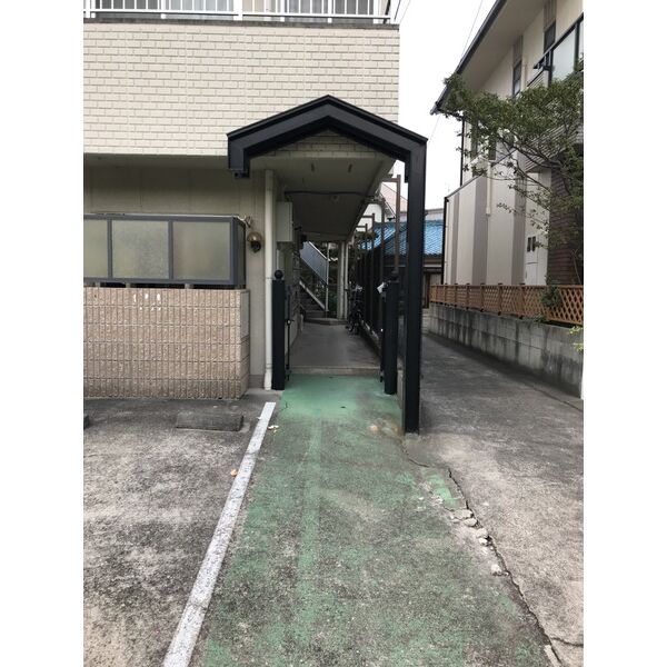 2/2 エントランス