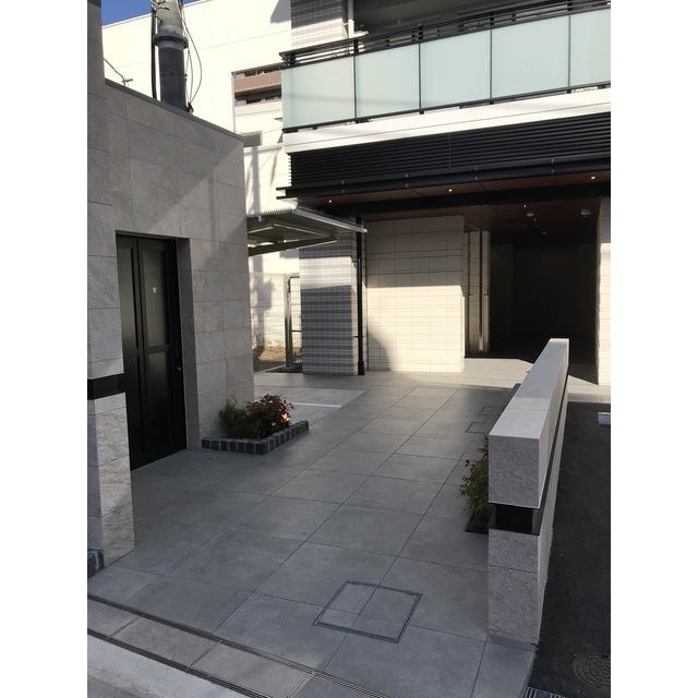 13/15 エントランス