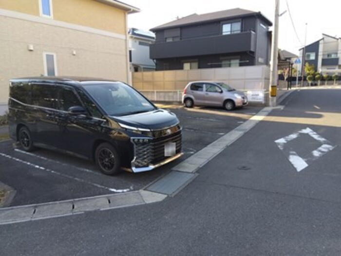 20/20 駐車場