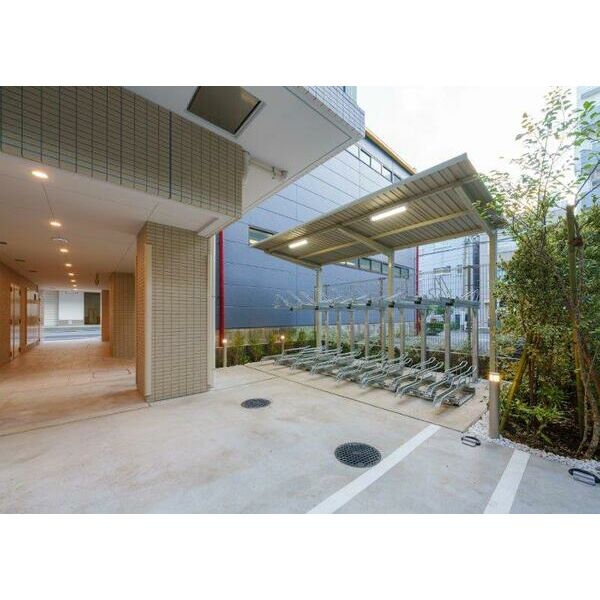 14/18 エントランス