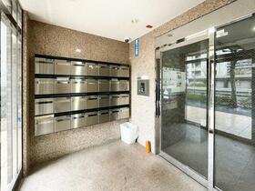 16/16 エントランス