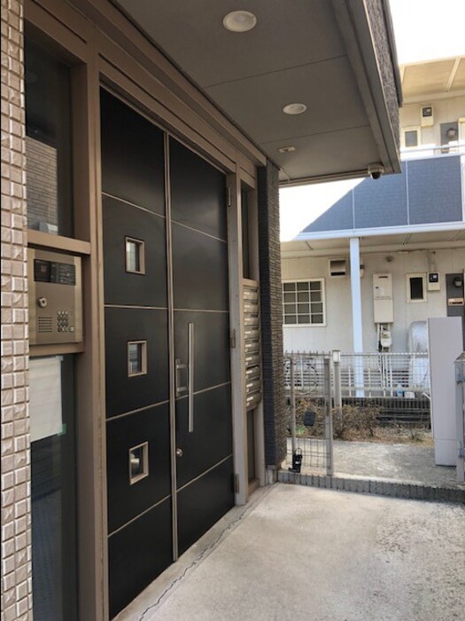 18/29 エントランス