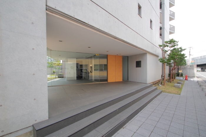 20/22 エントランス