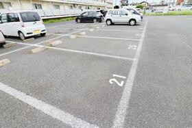 18/20 駐車場