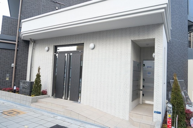 14/20 エントランス