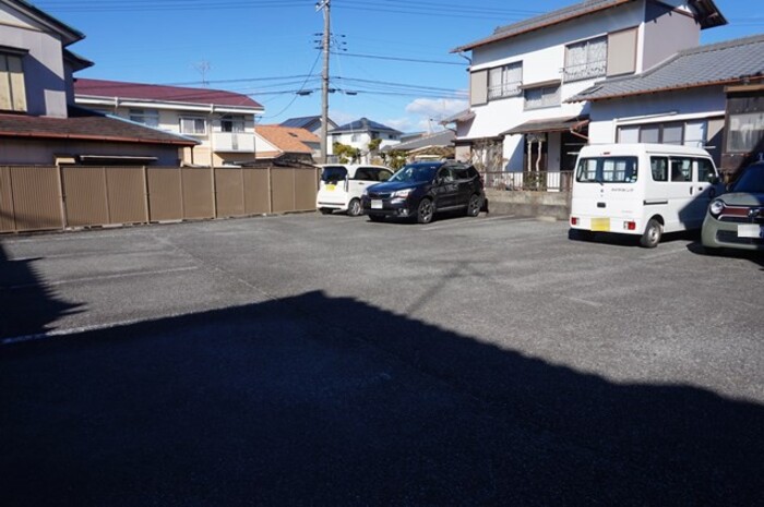 20/28 駐車場