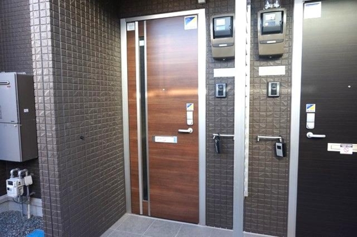 18/21 エントランス