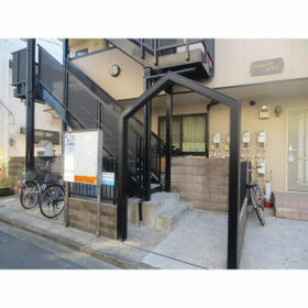 2/2 エントランス