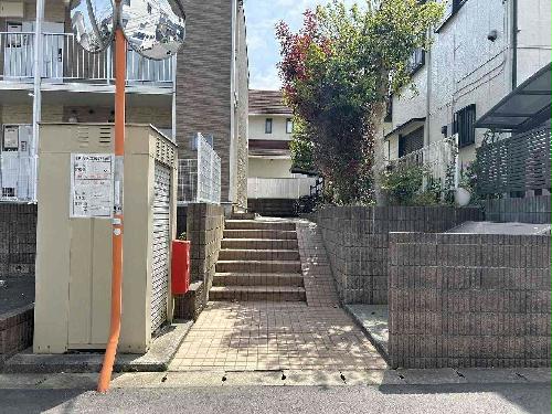 13/14 エントランス