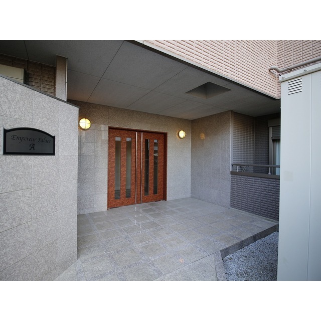 14/19 エントランス