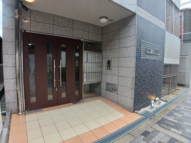 14/20 エントランス