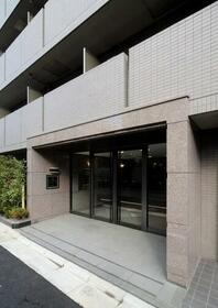 2/2 エントランス