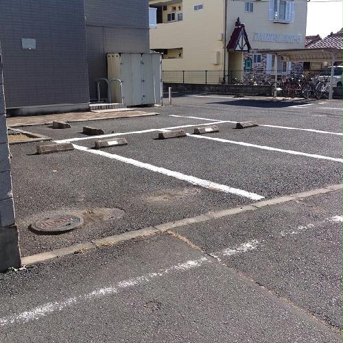 14/14 駐車場