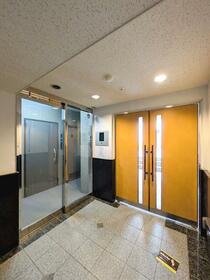 16/16 エントランス