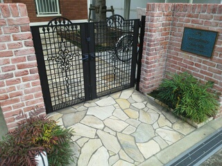 14/20 エントランス