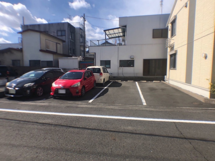 18/18 駐車場