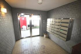 16/16 エントランス