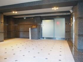 16/16 エントランス