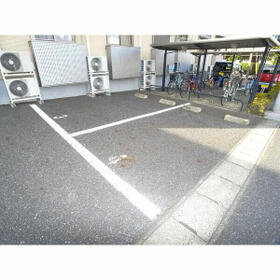 18/19 駐車場