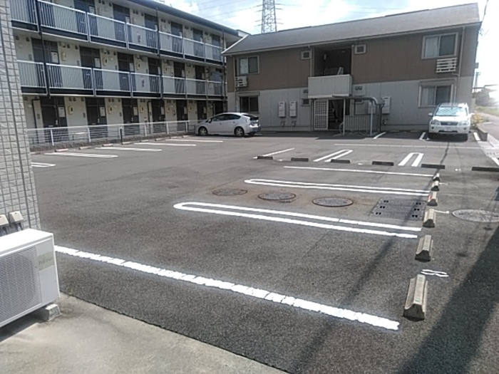14/17 駐車場