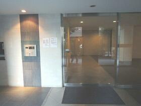 13/13 エントランス