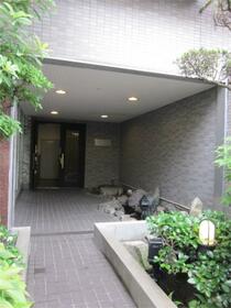 16/20 エントランス